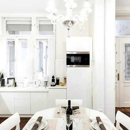 Deco Quarter *