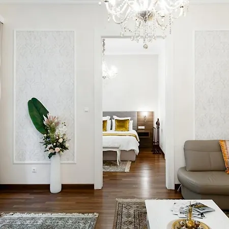 Deco Quarter Apartment *